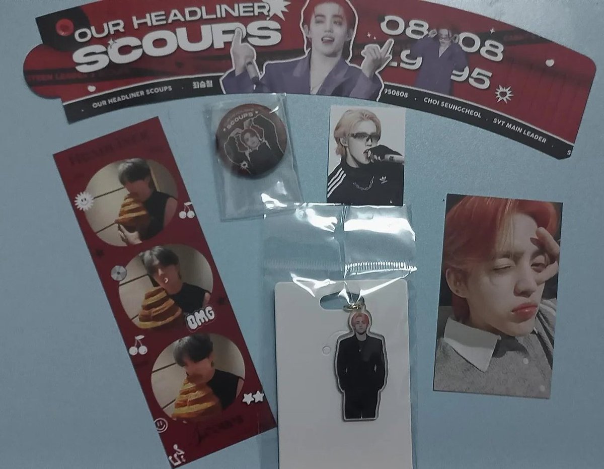 tehahally's tweet photo. Had so much fun today cuz today I got to berkumpul cukup korum with my moots yang idk dah jadi mcm super close gila²
Thank u for the freebies givers &amp; thank u wts, I beli ye!!

Luckily I managed to be 1st 100, if not sikit lagi I rob my friend's kc &amp; badge

#ourheadlinerscoups https://t.co/x7eQzXtPtY
