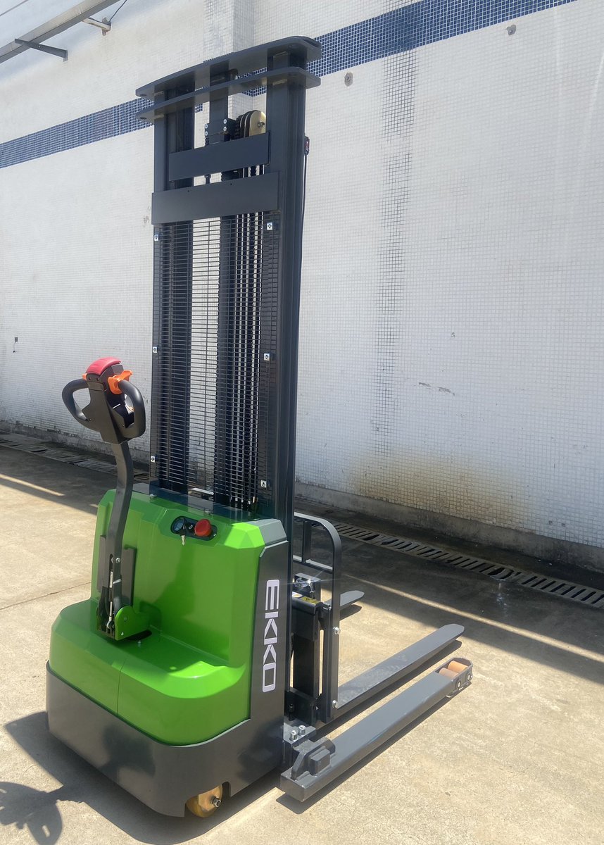 EKKOlifts's tweet photo. #EB13ES-Li series Lithium Iron Straddle Stacker. 3000lb Cap,119~145’’Lift, 45’’Forks, Side Shift forks, Curtis Control, Lithium or industrial Battery 24V/50Ah, On Board Charger.
https://t.co/WHEJyJzWDt 877-232-6517 info@ekkolifts.com #ekkolifts #forklifts #lifttruck #stacker https://t.co/j1g3Vf1zlA