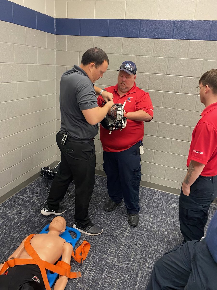 JoshBurris2's tweet photo. Are you prepared if you don’t collaborate with EMS prior to needing them? @wfmaverickAT work with local EMS on the most up to date protocols when treating athletes. Trans Star Ambulance scheduled a training to ensure the best care possible for an athlete should we need EMS. https://t.co/2sFcORKO4w