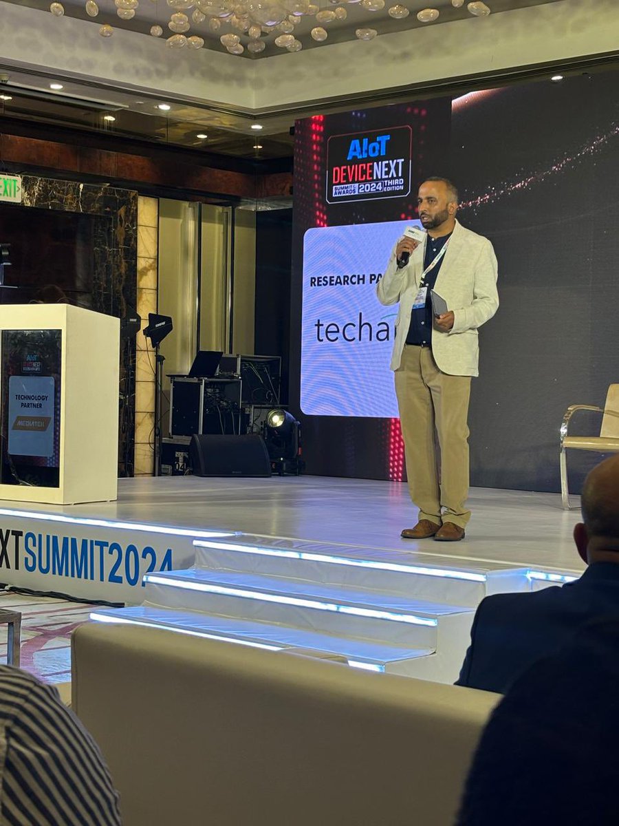 prabhu_ram's tweet image. Always a pleasure speaking with my friend, @ArijeetT, CEO of Transsion,  this time at a fireside chat at @DeviceNXT AIoT Event 2024. 

As per @CMRINDIA, Transsion today is one of the top six smartphone brands in India.

#AnalystLife #DeviceNext