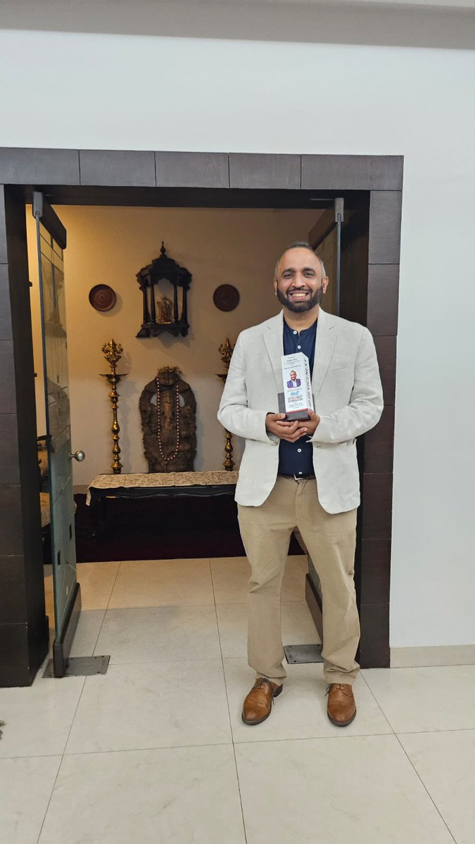 prabhu_ram's tweet image. Always a pleasure speaking with my friend, @ArijeetT, CEO of Transsion,  this time at a fireside chat at @DeviceNXT AIoT Event 2024. 

As per @CMRINDIA, Transsion today is one of the top six smartphone brands in India.

#AnalystLife #DeviceNext