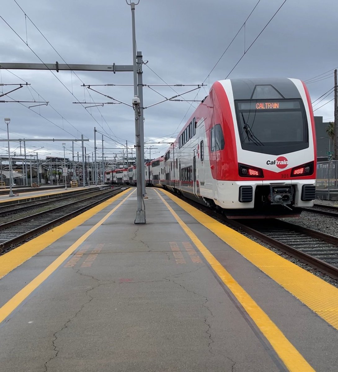 Caltrain tweet media