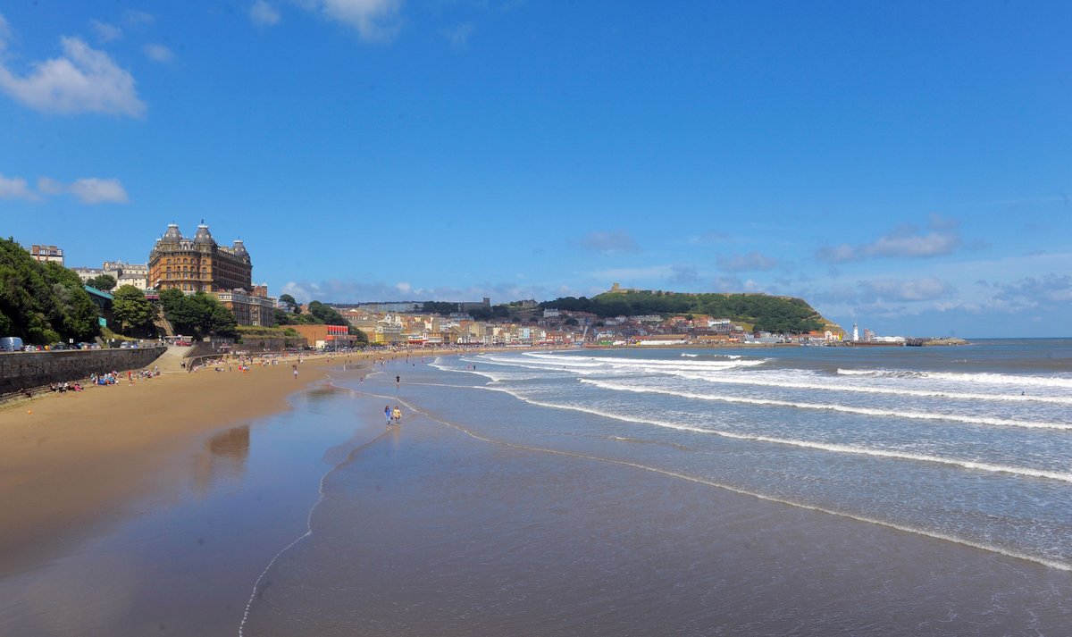 If you don't want to move away to achieve your goals, there are so many advantages of studying a degree in Scarborough! You can:

💰 Save costs on relocating
🤝 Keep you community connections
🤗 Balance your education with existing commitments

Learn more: bit.ly/3Rw4gZF