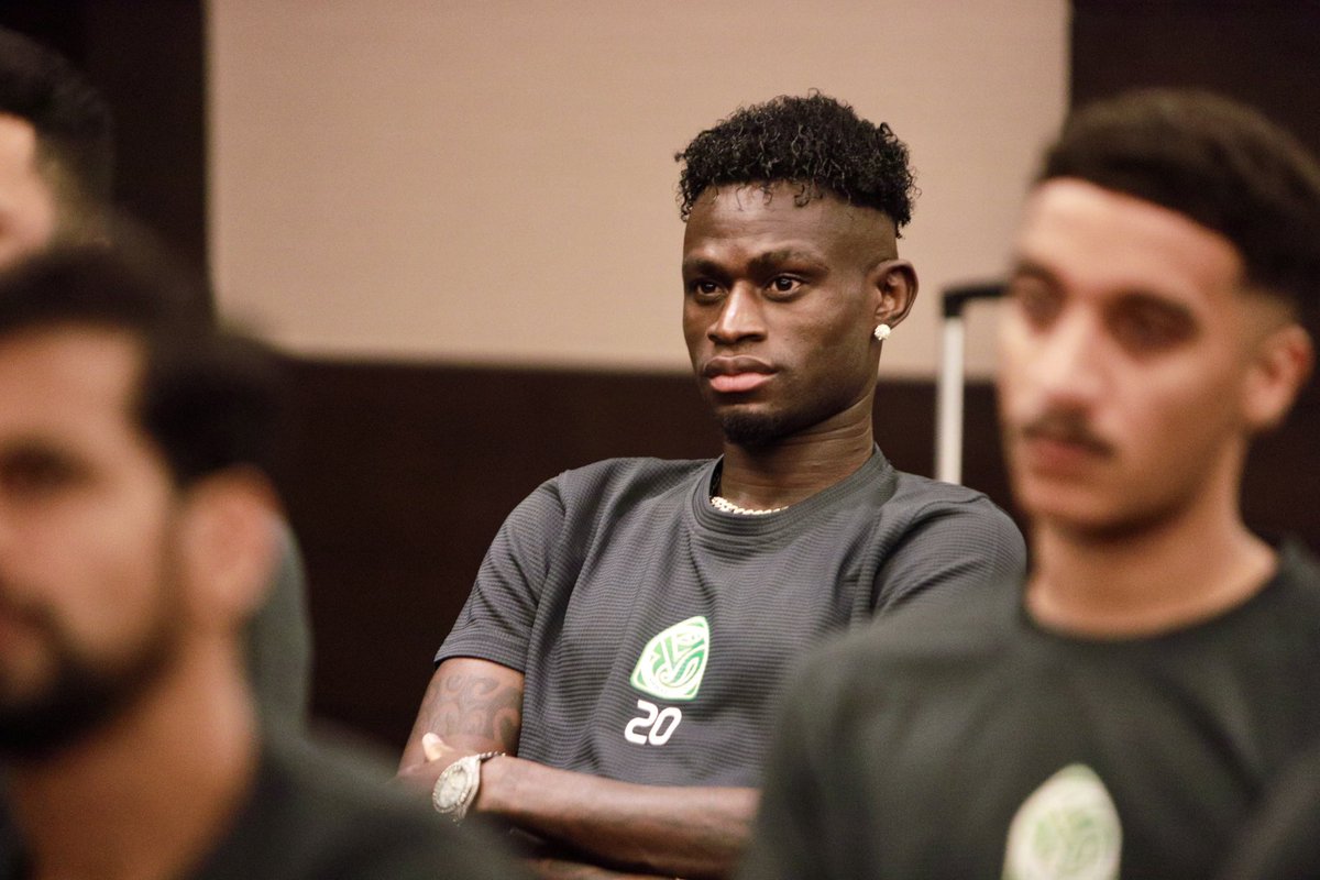 📸 جانب من المحاضرة الفنية للمدرب "يوجين تريكا" بالفريق خلال المعسكر الإعدادي ..
  #الأخضر_في_الإمارات 🇦🇪💚