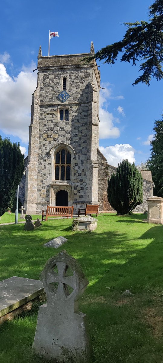 popies's tweet photo. Great teamwork today tidying inside and out at Durrington All Saints - so good to see the community joining in ⛪🌳

I'm sure it's dangerous to give a curate long loppers tho... 😆
#MakingJesusKnown https://t.co/zWKXQgJAVR