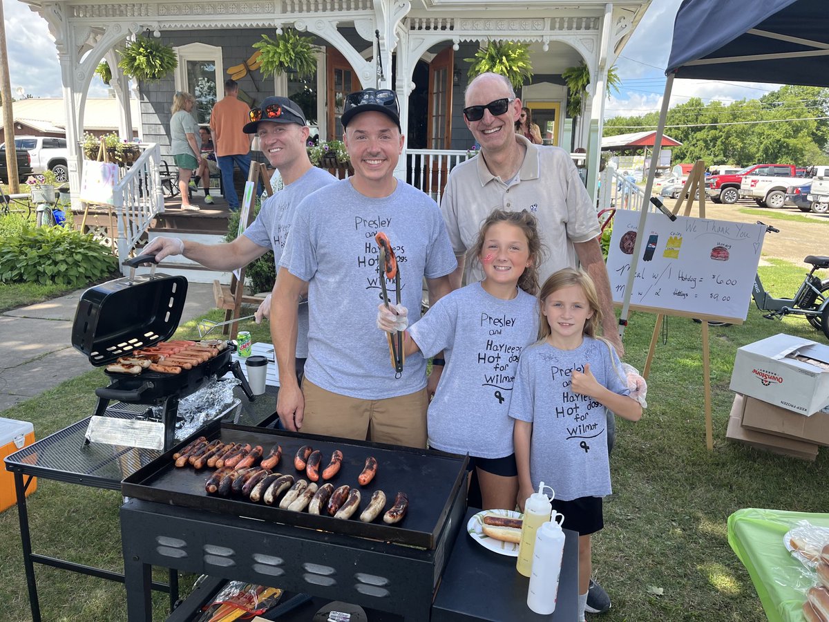 DrJFriedberg's tweet photo. Maybe the best ⁦@WilmotCancer⁩ fundraiser of the year!  Hot dogs by Presley and Haylee in Nunda NY. https://t.co/iUpuuowIg9