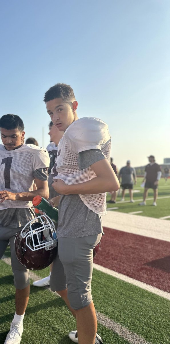 boston1108's tweet photo. First scrimmage of high school in the books for @MaddoxSmar81984 
@SHBearcatATH @SHBearcatFB 🏈🏈
#freshmanfootball #classof2028 https://t.co/GwvDHijlMx