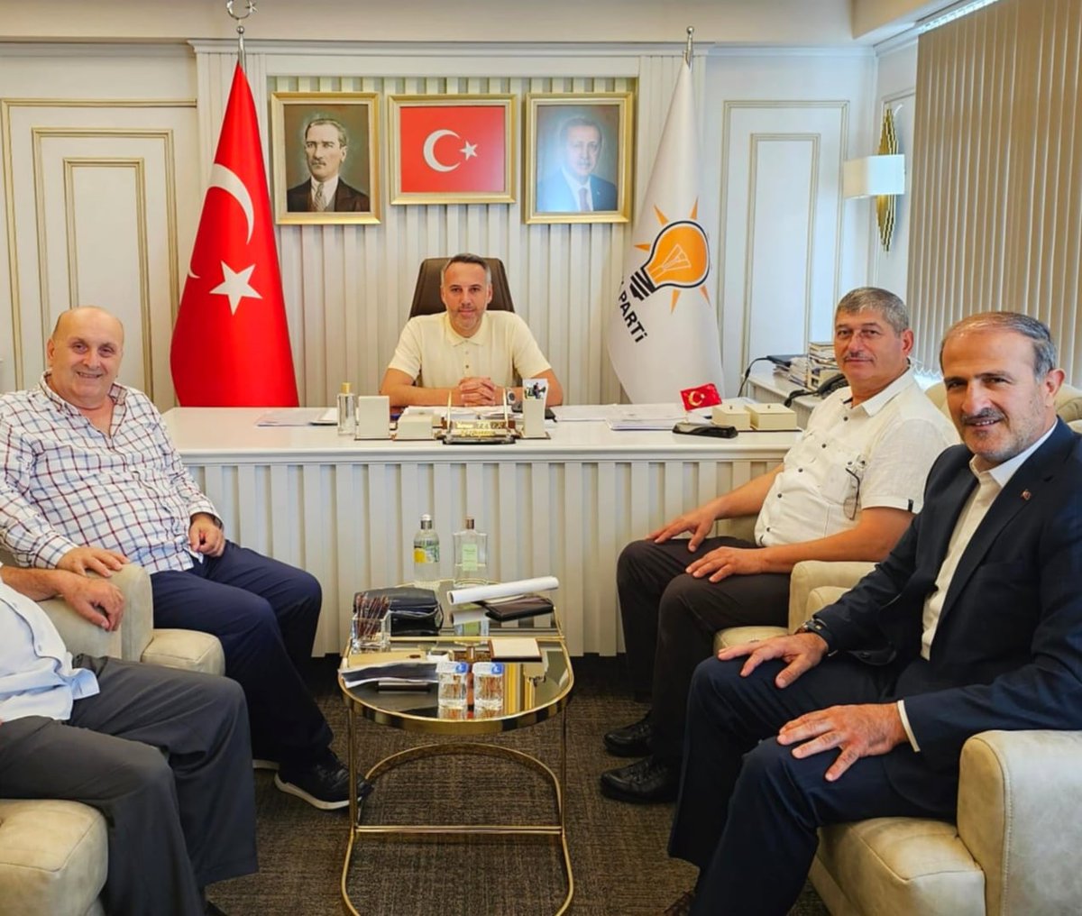 Kastop Genel Başkanımız Nevzat Duyar ve Sakarya Karadeniz Federasyon Başkanlarımız ile birlikte Kastop Sakarya Temsilcisi olarak Sakarya İl başkanımız Yunus Tever Bey'i ziyaret ettik. Yapacağımız yeni proje için kendilerine bilgi sunduk.