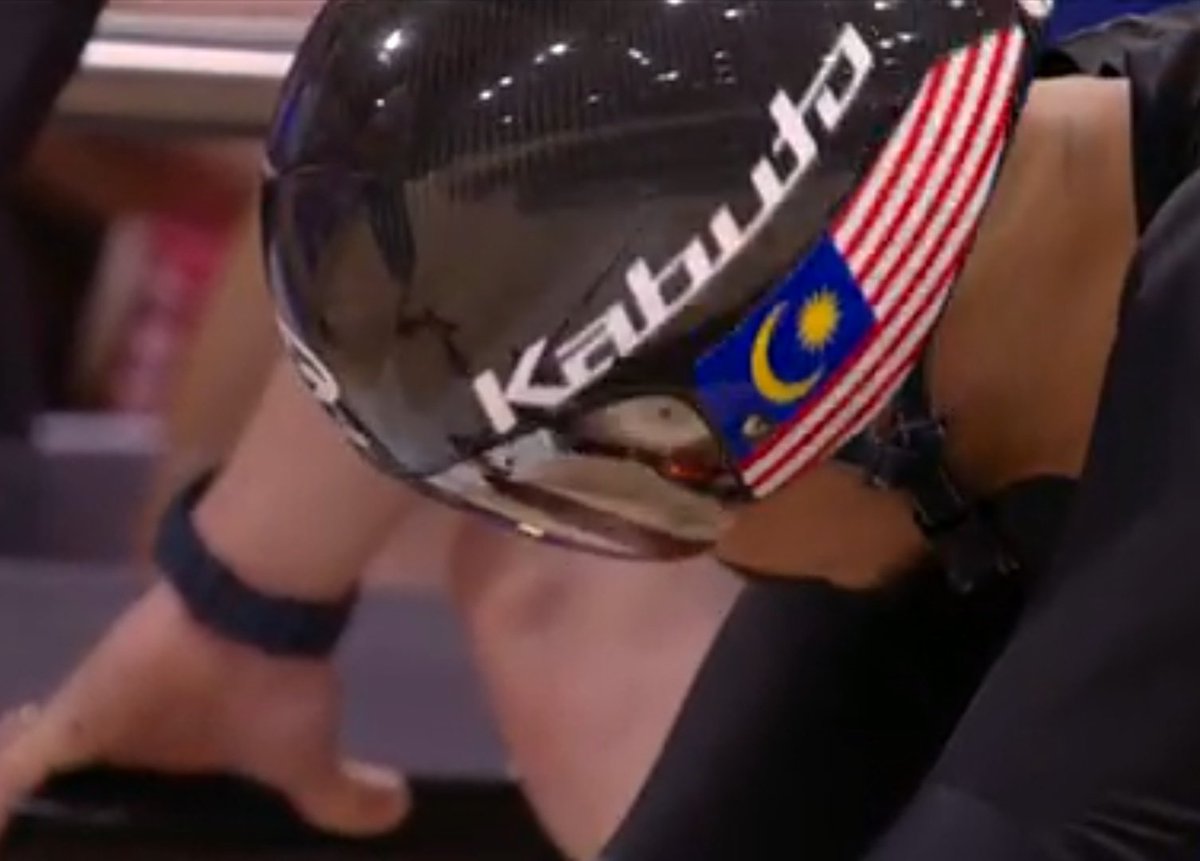 theone_xyz's tweet photo. [#CyclingTrack]

So, we must accept the reality. It's what it's. Dato Azizulhasni has been disqualified &amp; the result is fixed. 

Thus, our Pocket Rocketman's journey ended here. 

#Perit

#Olympics #Paris2024 https://t.co/5wD3YqncTi