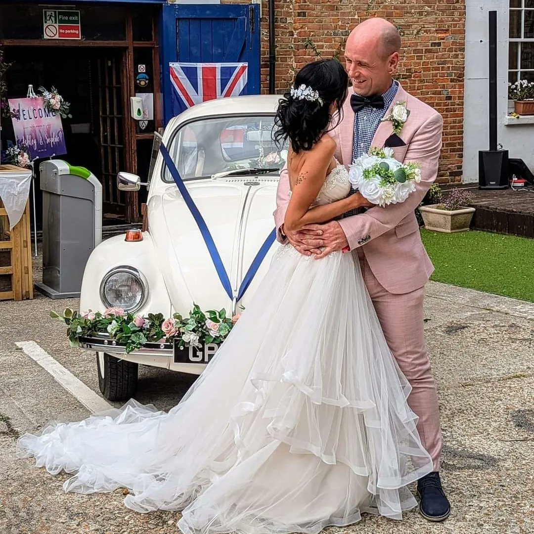 justmarriedvw's tweet image. 🥂 Huge congratulations to our lovely couple,

 Ashley &amp;amp; Sophie who got married today, at the Groundlings Theatre in Portsmouth .🥂 

Wishing them both and their lovely family all the happiness for their future.
 Love Valerie &amp;amp; Lisa 🥂