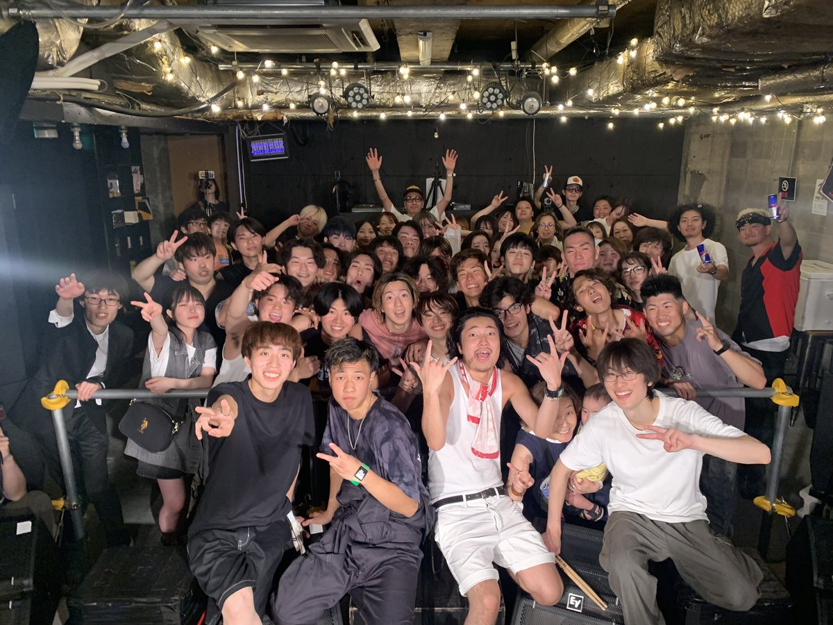 ワンマン大成功でございます！！！
お客さんも、バイパスのスタッフの皆さんも、レットブルのおにーさん達も本当にありがとうございました！！！！

みんな最高に輝いてるよ！！