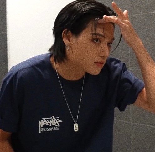 JJWY00ZSD__'s tweet image. Call me shallow , but im only getting depper 
open.spotify.com/track/7bbYT48H…