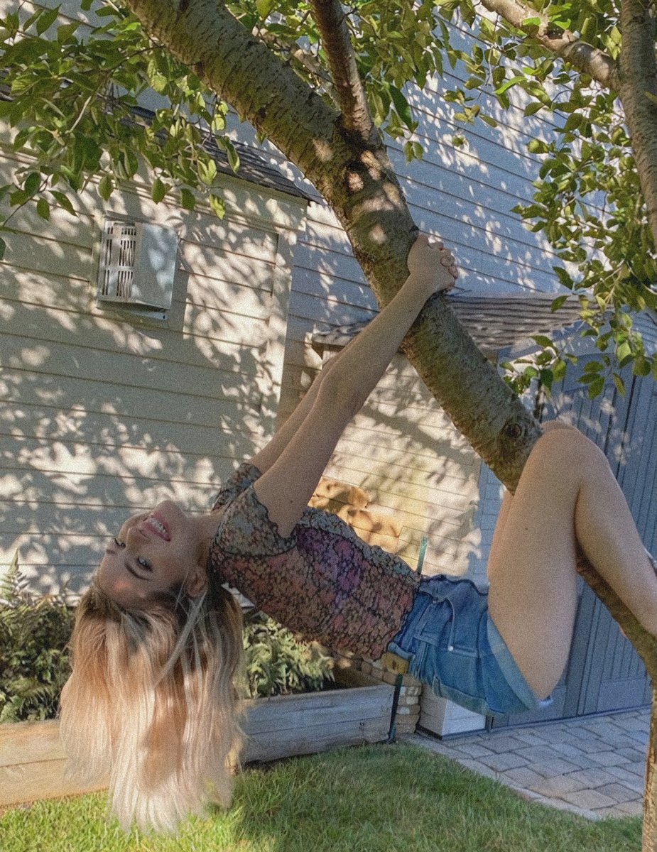 WINSLOOWW's tweet image. Last photo of me in London, auditioning for the role of 'Treehanger'.