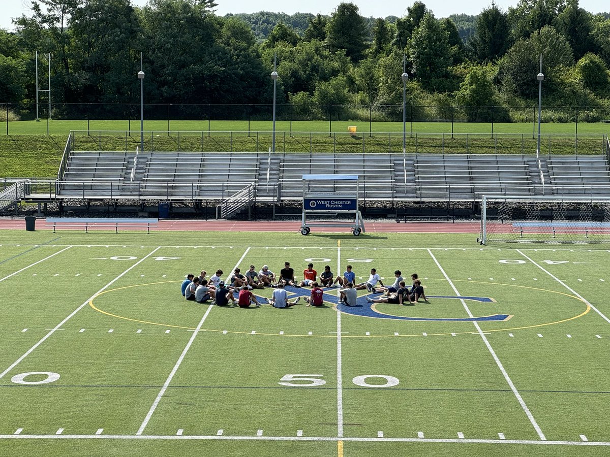 RustinStrength's tweet photo. Their final chapter…
#seniorrun #traditionnevergraduates https://t.co/C39VjnmW01