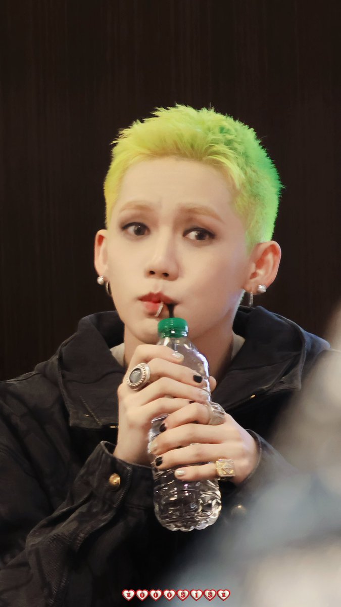 ..°♡ - 240622 KUALA LUMPUR FANSIGN🇲🇾

．
．
．

 🥎

#CHOIHYUNSUK #최현석 #ヒョンソク 
#TREASURE #트레저 
#TREASURE_REBOOT_IN_KUALALUMPUR݁