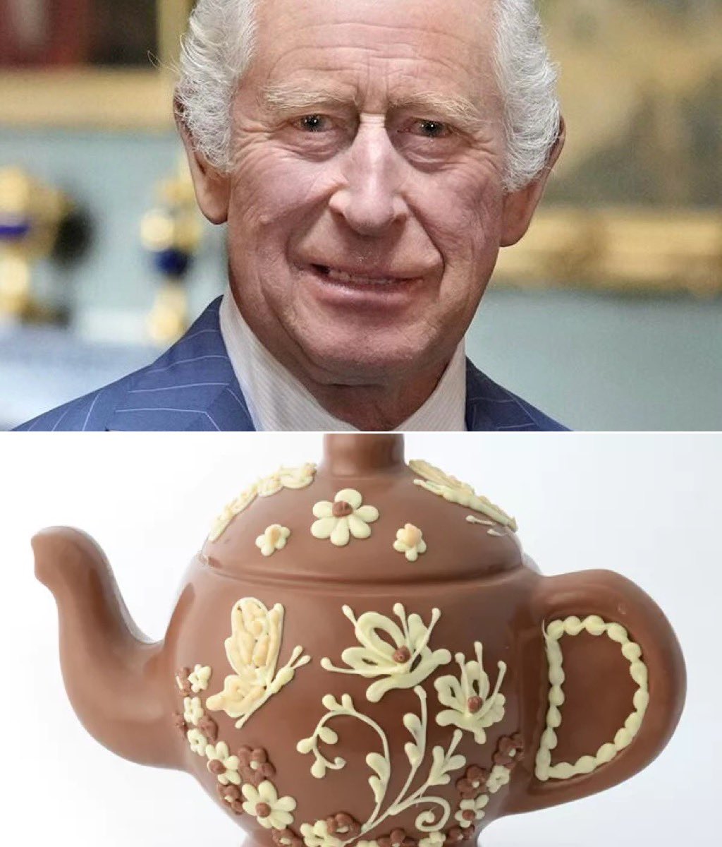 GrahamSmith_'s tweet image. At least you can eat a chocolate teapot. 
#AbolishTheMonarchy