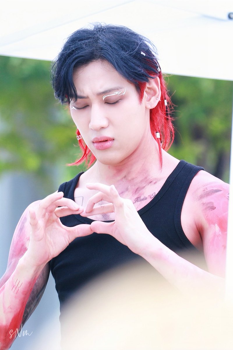shingkham83967's tweet photo. มีแต่ความน่ารัก น้องน่ารักมากกก 🖤❤️ ^__^ 😍🐍💜
BAMBAM LAST PARADE
#BAMESIS_MusicCore
#LAST_PARADE
#BAMESIS #BamBam_BAMESIS
#뱀뱀 #BamBam #GOT7 https://t.co/5iaBZveJr6