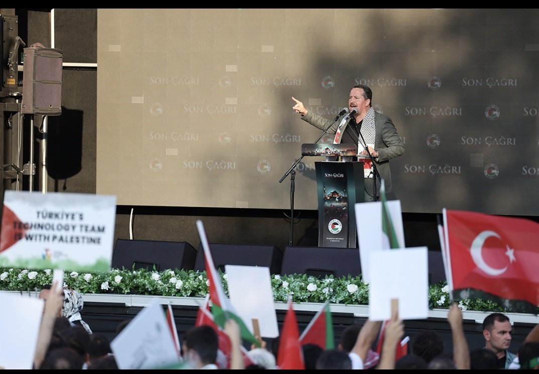 Yüreği Gazze
 Kalbinde ümmet
Kalbinde insaniyet 
Hak, Emek, Özgürlük Mücadelesinin lideri
Emekçinin güçlü sesi
Fazla söze gerek yok
 Adam olamayanlar delirsin dursun 
Adam gibi Adamdır <a href="/_aliyalcin_/">Ali YALÇIN</a>