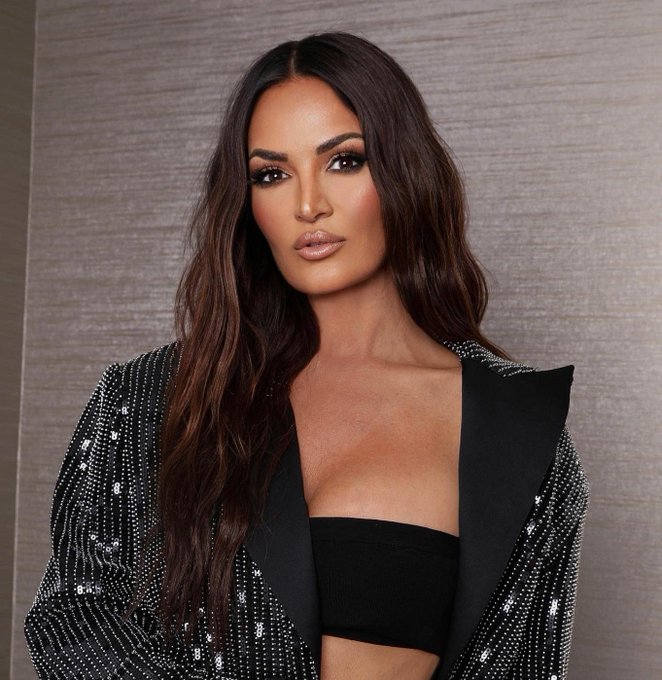 Pay attention to who always (can't) with you but (can) with everyone else. https://t.co/9TQdiR3Tem<a href="/tag/rhonj"class="tags"><span>#rhonj</span></a>