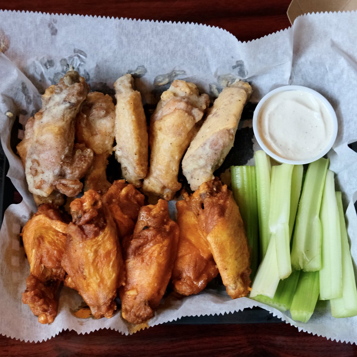 EAT ALL THE WINGS! 😋

Open daily at 11am. Delivery &amp; pickup available. Call ahead for pickup: (773) 935-1919. View menu &amp; more at chicagotoons.com

#chicagobars #wrigleyville #southportcorridor #lakeviewchicago
