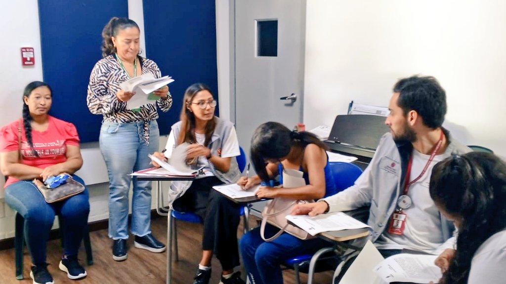 PoderSororo's tweet photo. Llegamos en articulación con @MigrantesCali en temas de #ViolenciaDeGénero donde se pudieron beneficiar 42 mujeres .. trabajo de campo líderes yumbo-cali somos #pacuhr #fundacionVenezuelaactivate https://t.co/sGBRUks8Hg