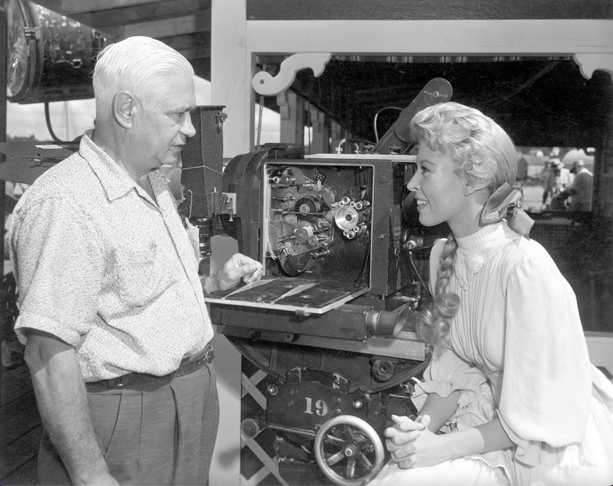 On this day in 1955, the Twentieth Century Fox team set sail to Boothbay Harbor, Maine to begin preproduction work on Rodgers &amp; Hammerstein's Carousel! ⛵

Here are some of our favorite behind-the-scenes shots from the film – starring Gordon MacRae and Shirley Jones. @RnH_Org