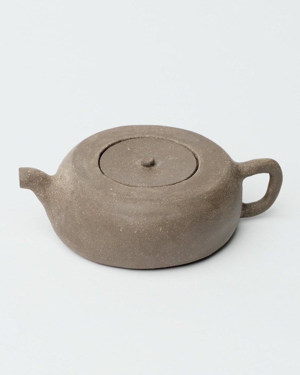 nigelcallisto's tweet photo. Unglazed Teapot | 1/1 

#ceramics #pottery #clay https://t.co/odJemoAfv4