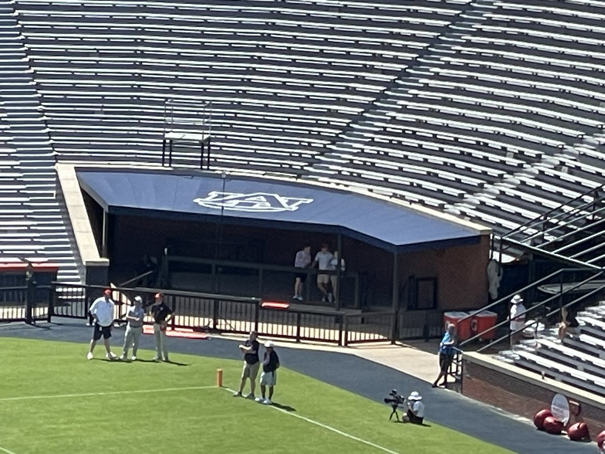 AUFAMILY's tweet photo. The temporary field level ‘suites’ are gone and we now have permanent structures in each corner of the end zones (w/ permanent rails to keep the patrons inside). https://t.co/kbIHfWYgW9