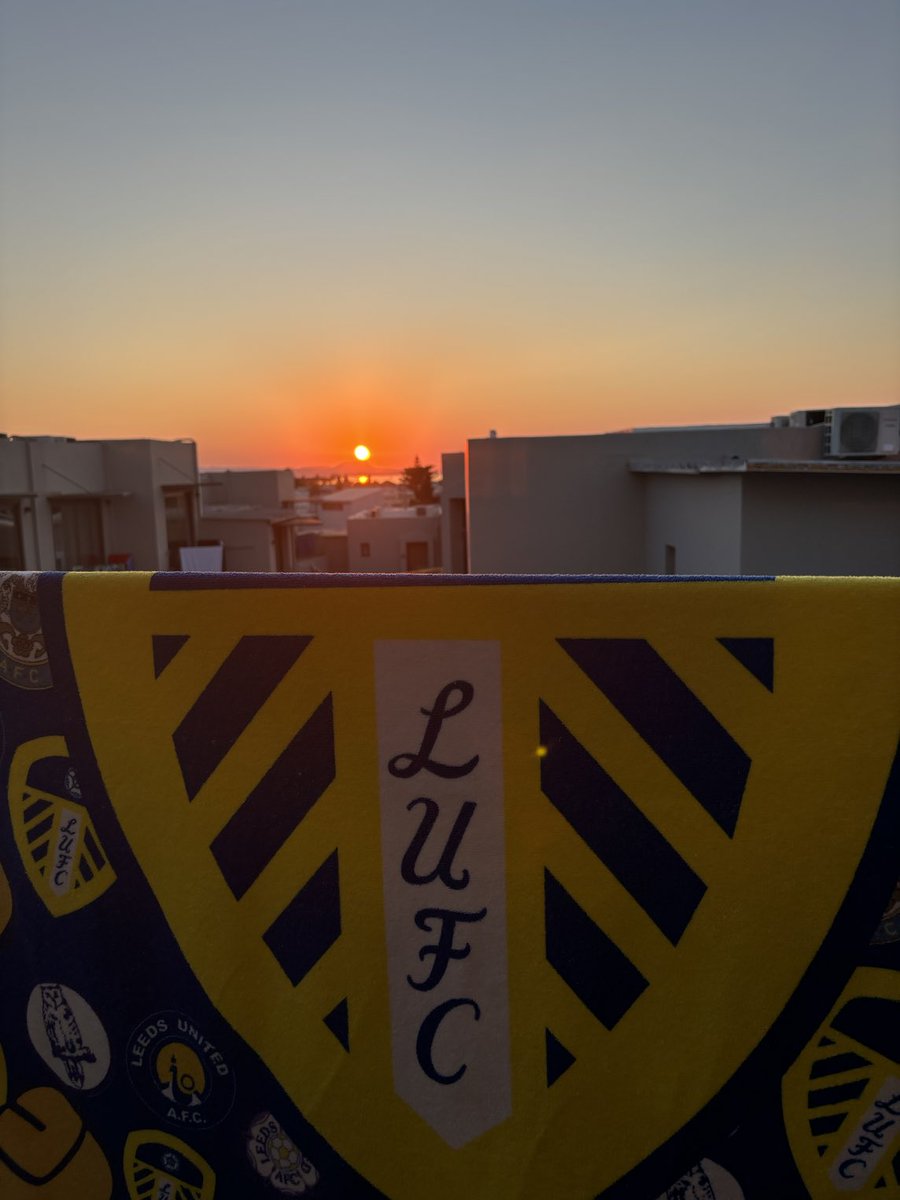 Ok Leeds fans …not the points we wanted, don’t overreact. A long season, and I’m sure we’ll be up there ☝️. Love from Crete 🇬🇷. ( ps to watch the Mancs lose on penalties 👍) stay together Leeds fans . #MOT