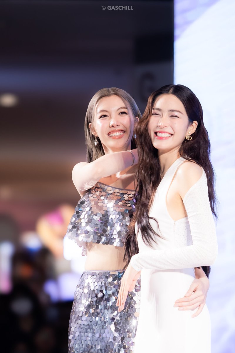 prtfernch's tweet photo. ดูรอยยิ้มของพวกเขาสิ น่ารักชะมัดด ㅠ ㅠ https://t.co/augfeobyoa