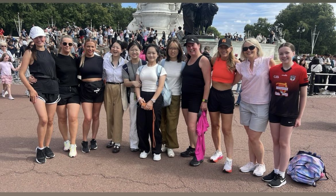 Running around London’s landmarks this morning and meeting some lovely tourists 📸🤳🏻 ☀️ # #NursesActive <a href="/MLU_PTE/">Michael Underwood</a> <a href="/SigsworthJanice/">Janice Sigsworth RN 💙</a> <a href="/MarcelleTauber/">Marcelle Tauber-Gilmore, RGN, BSc, MSc 💙💛</a> <a href="/n_PiresRN/">npires🇵🇹🇪🇺🌈 {he/him}</a>