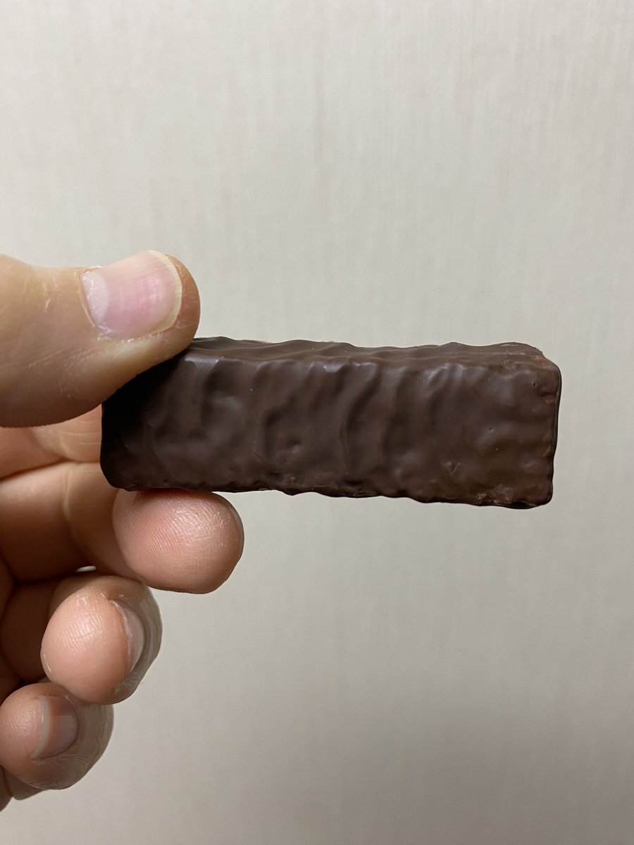 icemantorao's tweet photo. #FOUCHER #ミルフィーユ
これを紹介します
FOUCHER Mille Feuilles のVanilleです
多層のミルフィーユの中に入ってるバニラクリームが凄く甘くて
外のチョコレートとミルフィールとクリームの美味しさが一つになってました
凄く美味しくて大満足でした
また食べたいです https://t.co/Lenx7kInFQ