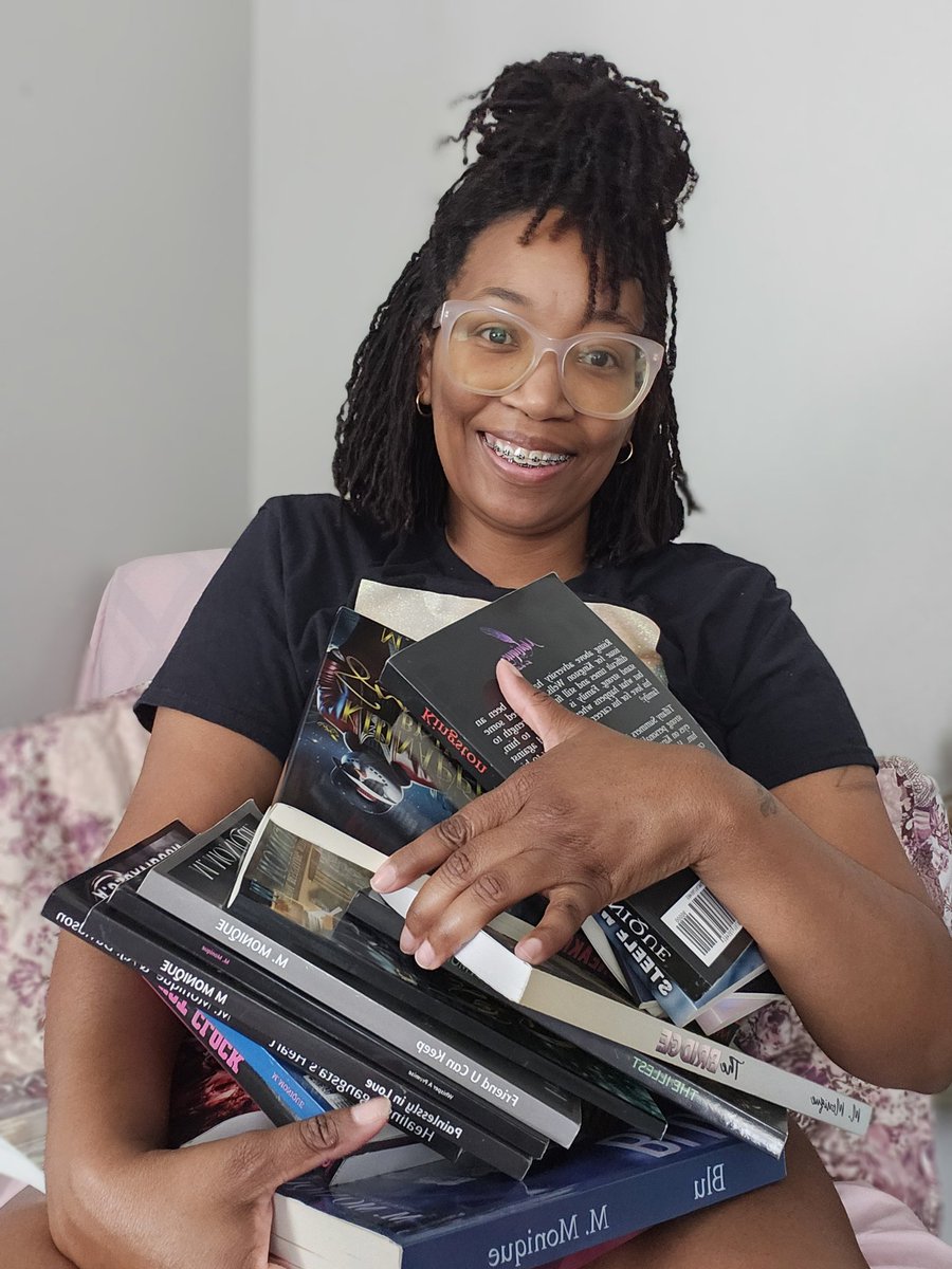 MMonique84's tweet photo. Because I love being a full-time author. #mmoniquetheauthor https://t.co/XeyOIuf5wY