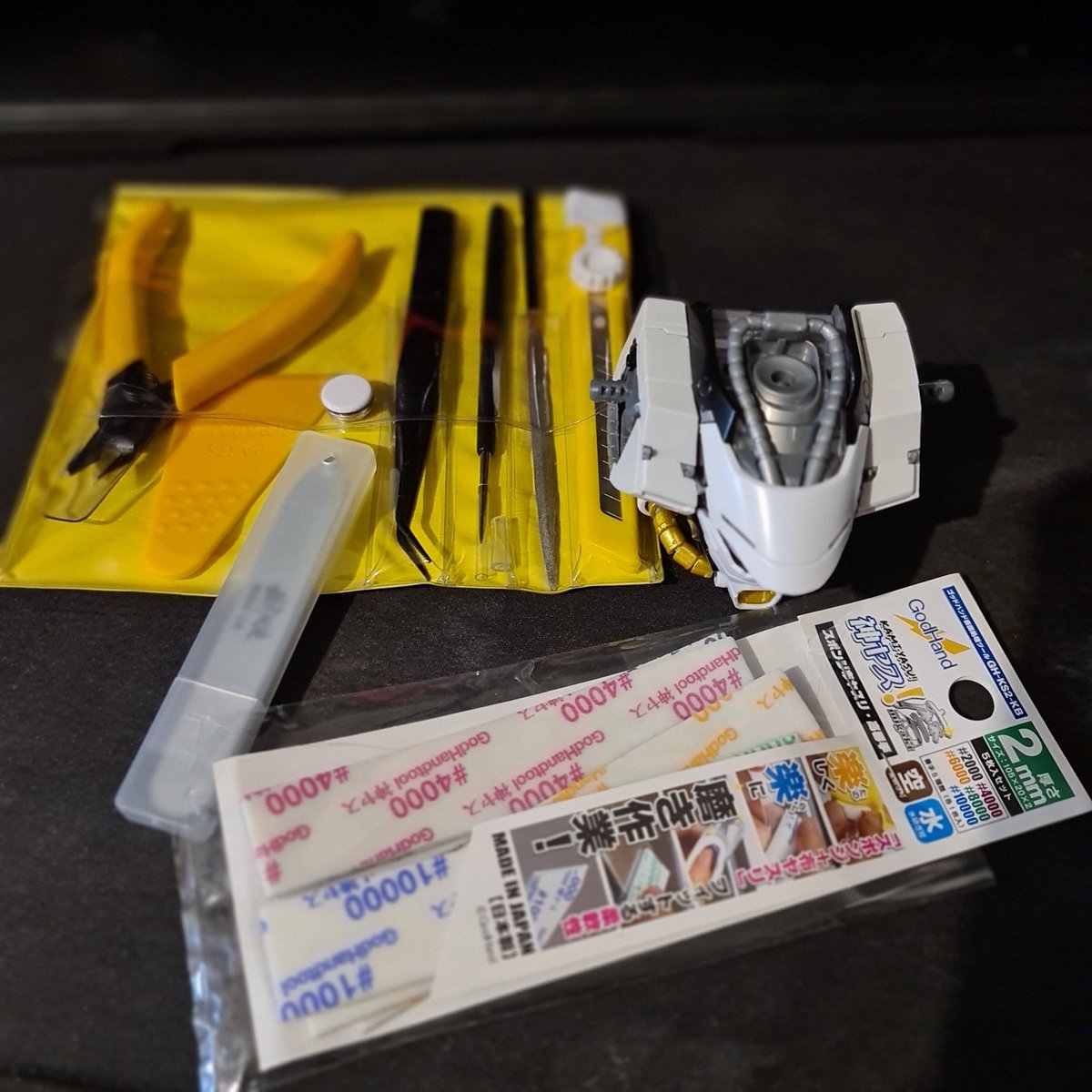 meltedhand's tweet photo. Round 2 begins tonight! I got some wonderful sanding strips to help out finally! Anyone else done this? #Daban6631W  Let me hear your favorite #Daban in comments! #Gunpla #Gundam  #Sazabi #GodHand #Newbuild #ImNew #help #BANDAI #viral #MG #white https://t.co/Um1qcwzGje