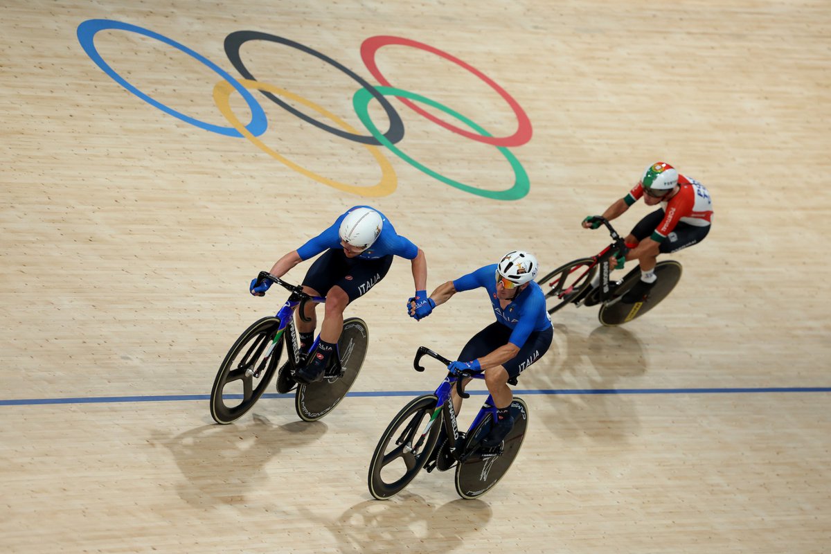 "Meravigliosi Simone Consonni e Elia Viviani, argento nella Madison. Con tre medaglie olimpiche a testa sono nella storia del ciclismo italiano."

(<a href="/D_Tirinnanzi/">Daniele Tirinnanzi</a> , Radio Sportiva)

📷 Italy Team #CyclingTrack #Paris2024