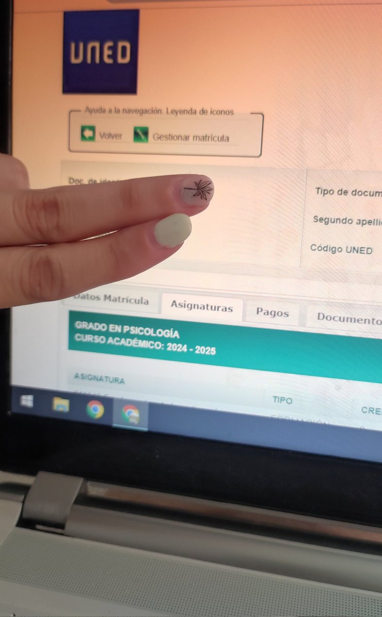 RebecaDMelero's tweet photo. La ilusión de los nuevos comienzos 📚❤️ https://t.co/0ZGVpZsCXx