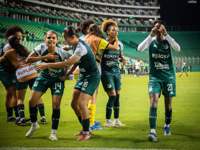 PonchoMorales85's tweet image. Boleta doble de cortesía para acompañar al @CaliFemenino en la final Ida de la Liga Femenina ante @Santafe_Fem, RT y comenta cómo queda el partido de mañana. 
Finalizado el partido de @AsoDeporCali daré el ganador 🫡.