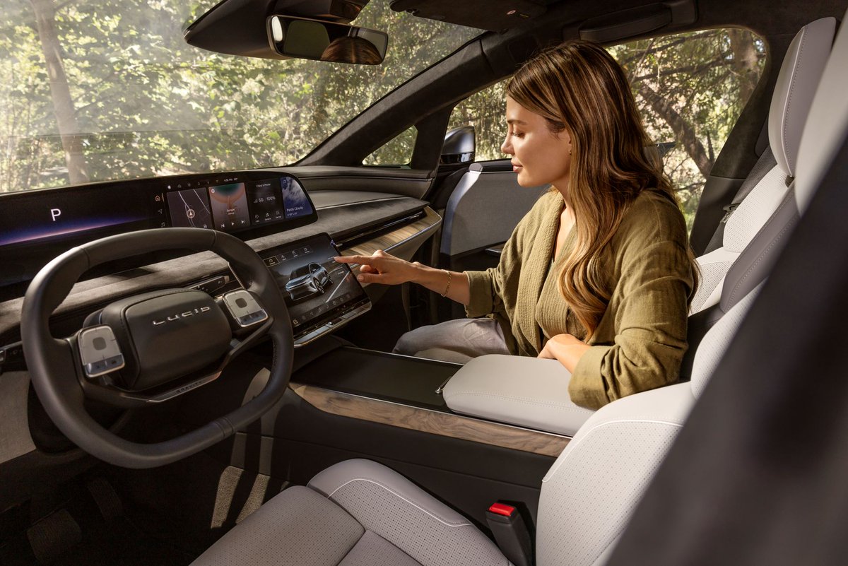 LucidMotors's tweet image. Santa Cruz. Yosemite. Tahoe. Mojave. Our interior themes draw inspiration from California’s iconic natural beauty. That’s why there’s no better place than Monterey Car Week in Northern California to pay homage to our origins and embrace the future of sustainable mobility. ​

AUG…