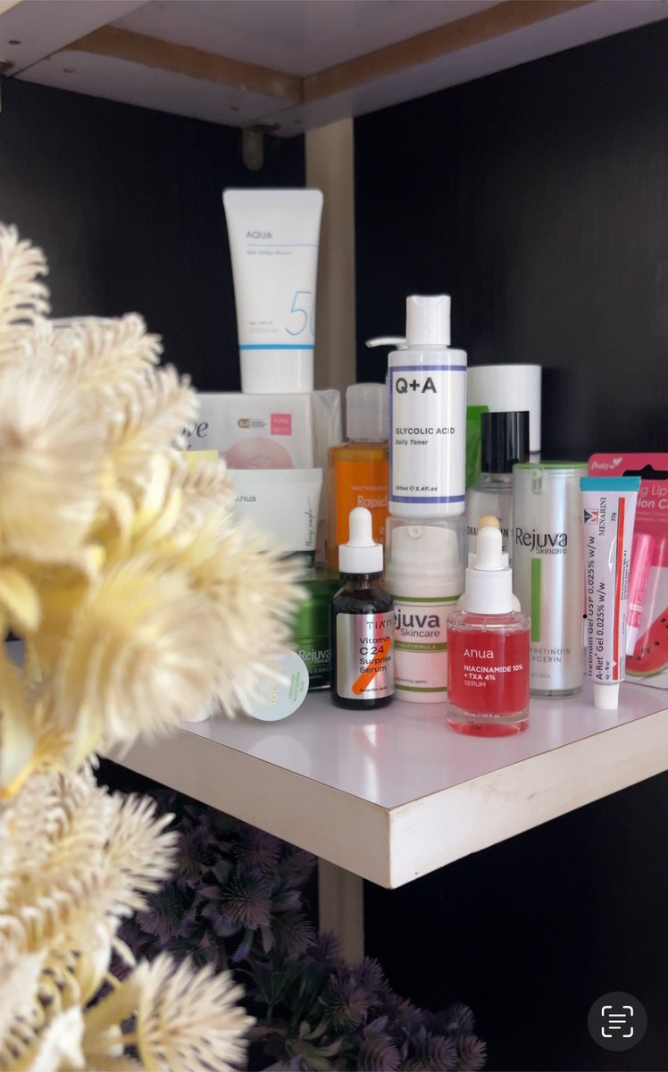 sincerelyhass's tweet photo. Omo! Skincare products plenty for this life ooO. You go just confuse https://t.co/OIkeQJfXOz