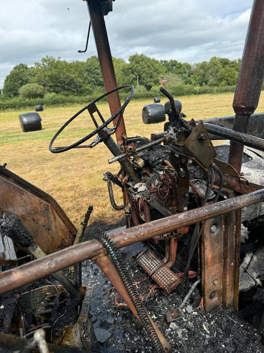 Turners HIll Fire tweet media