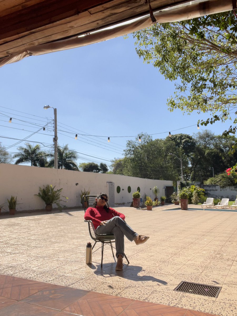 Tomando mate y sol 🌞 en este lindo día! 😍Recargarse repararse! Recargarse para luego compartirse! ♻️🥰
Que tengas un lindo día!🙌🏻🤗