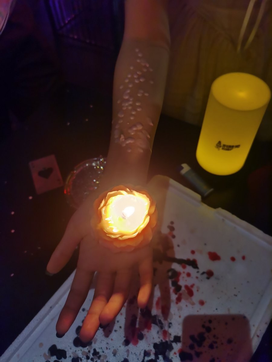 漂亮的烛火，其实也只是短暂的快乐呀