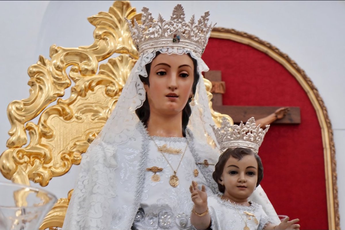 jcbuenoj's tweet photo. Hoy, con la primera procesión-traslado de la Patrona de Alhaurín El Grande, os presento la restauración y dorado completo en oro fino que he realizado estos últimos meses del sillón sobre el que va @VirgenGraciaAlh.
@PatronasMalaga
#CofradíasMLG https://t.co/ajBGdJr1iD