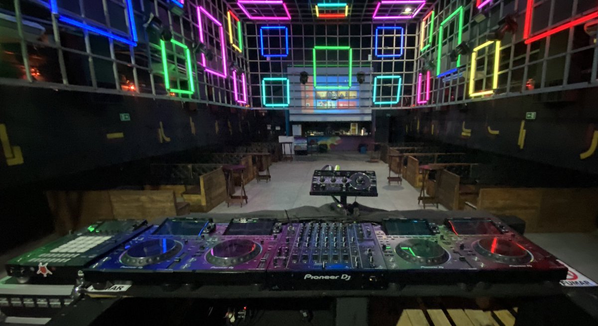 É disso que eu tô falando!
Festa do Azzura não podia faltar aquele exagero de setup né 😍
Nós gosta mt n tem jeito kkkkk