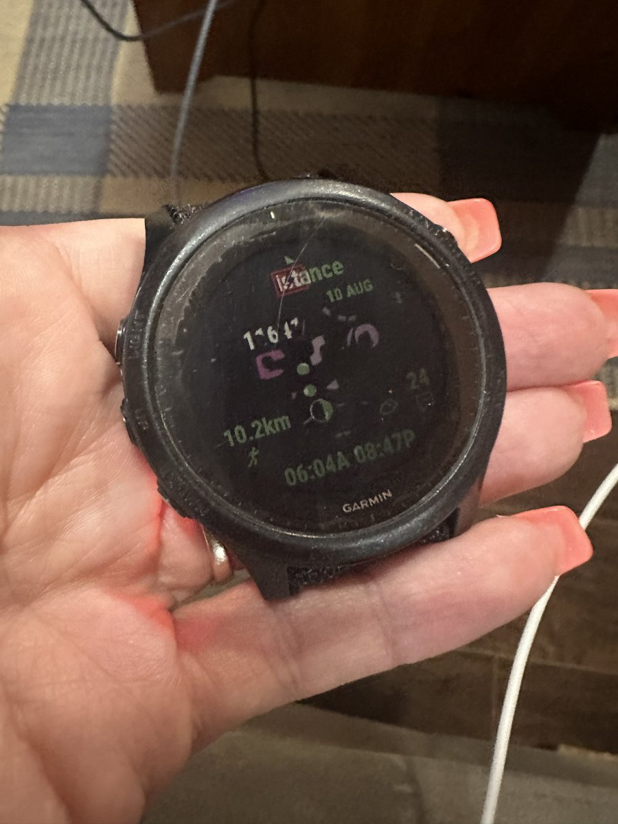 dramaqueenjs's tweet photo. @Garmin Good thing there’s another one on its way 😂😂 it’s just too bad it won’t make it before my race lol https://t.co/5xZOcnwUNa