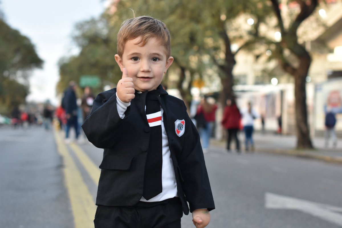 Si mi hijo no sale así, lo desheredo.