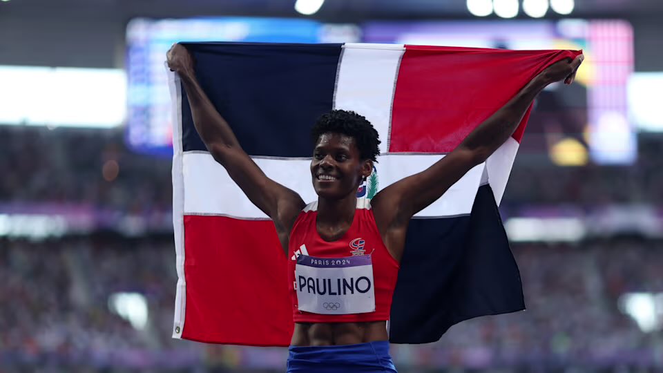 Si los gobiernos inviertieran en deportes lo que malgastan en publicidad del gobierno, hoy tuviéramos menos delincuentes, menos jovenes perdidos en los vicios y por lo menos 10 medallas de oro…..