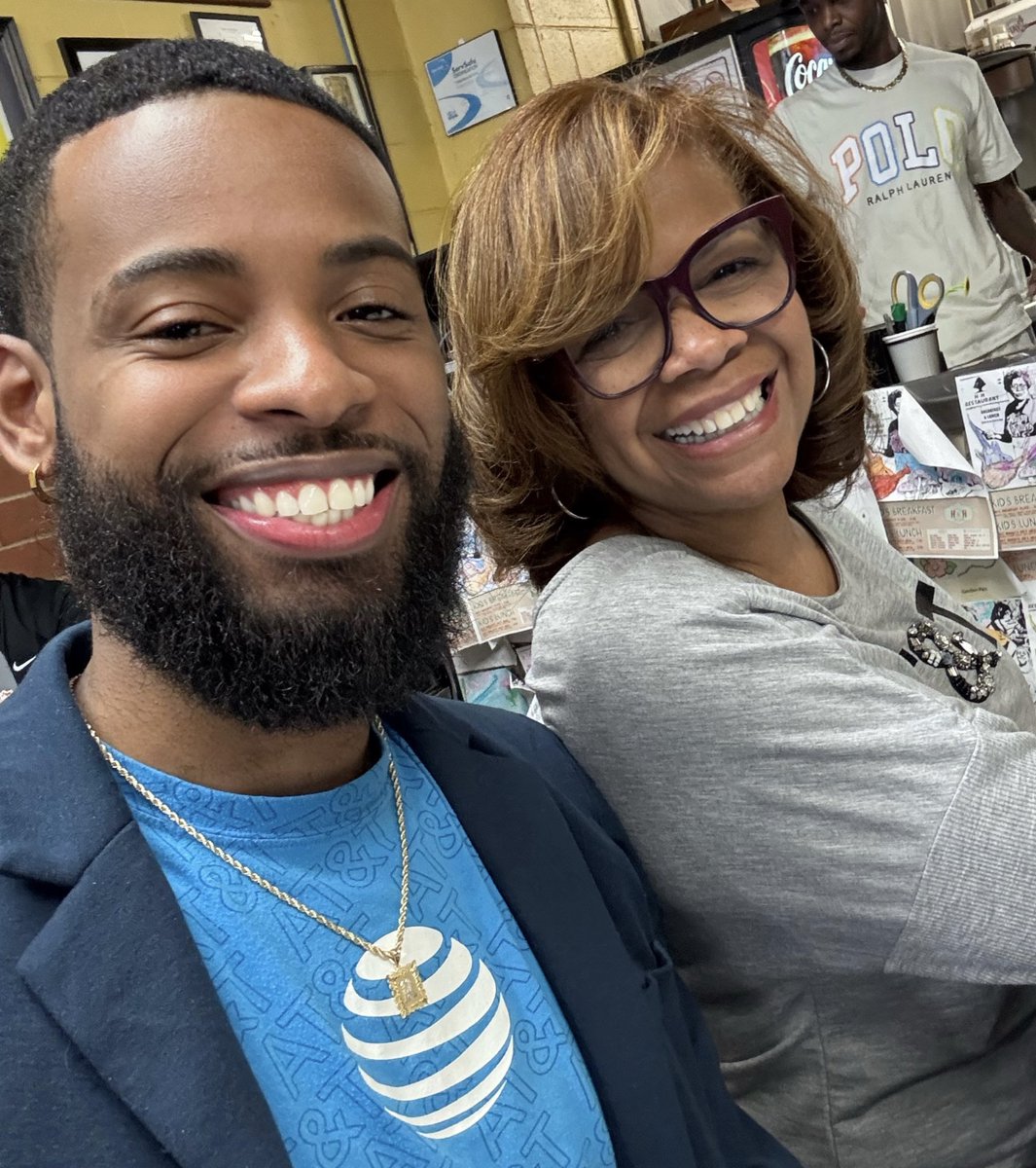CoachKente's tweet photo. The boss of all bosses!! I’ve learned sooo much from this lady in the last couple of months!! @MilagrosMontout https://t.co/oeAiYOFJQi
