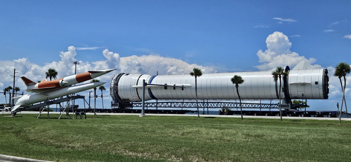Past and future. Navaho and New Glenn. What a sight!
#capecanaveral #spacecoast #lovefl