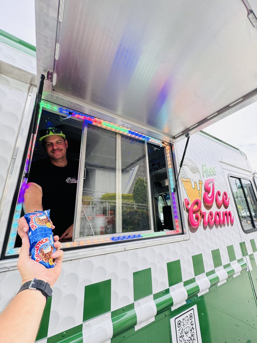 Orlando! Come get some free ice cream at Topgolf…the truck will be here until 7:30pm!
